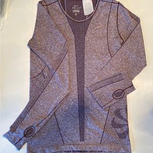 Nike Women’s Purple Long Sleeve V Neck Running Pullover Sz s